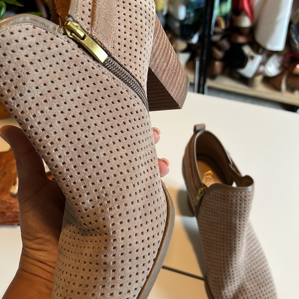 Franco Sarto boots 🥾 - Picture 8 of 10